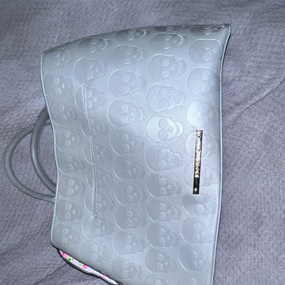 Betsy Johnson skull bag